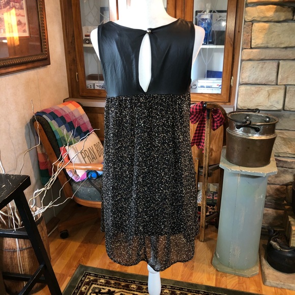 ZOUK: SIZE MEDIUM BLACK AND MULTI COLORED BABYDOLL STYLE FULLY LINED DRESS - Picture 3 of 5